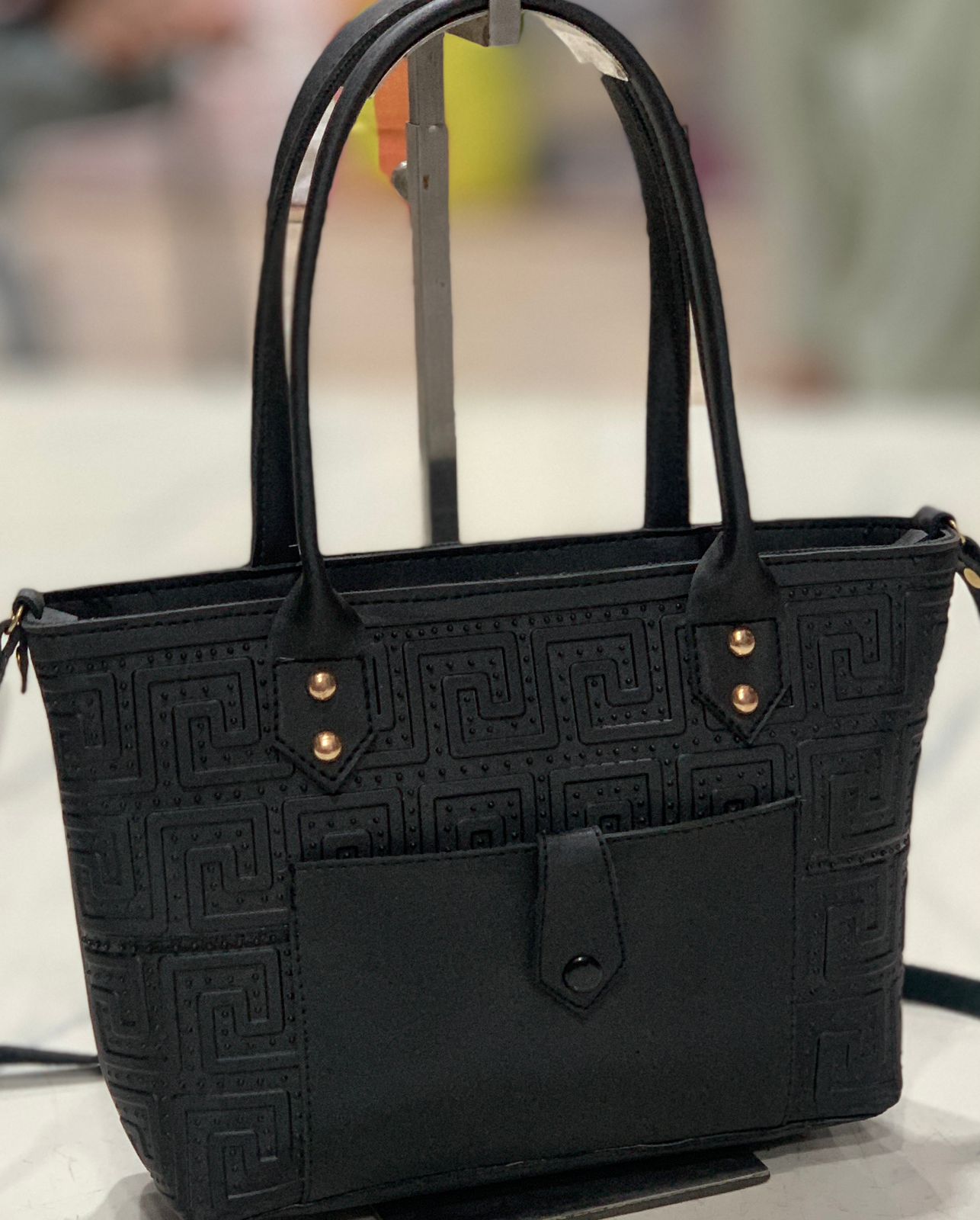 New Front Pocket Hand Bags – The Perfect Blend of Convenience, Style, and Elegance!