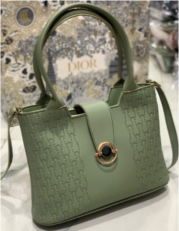 Loch Front Handbags – Elegance, Space & Durability Combined!