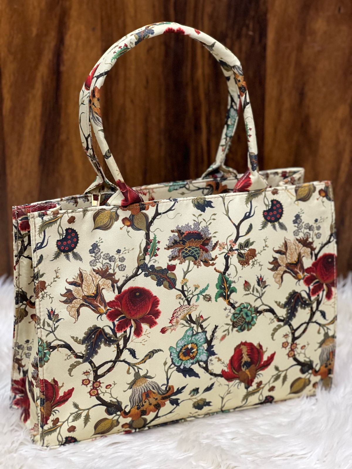 Printed Tote Bag – Stylish, Practical & Versatile!
