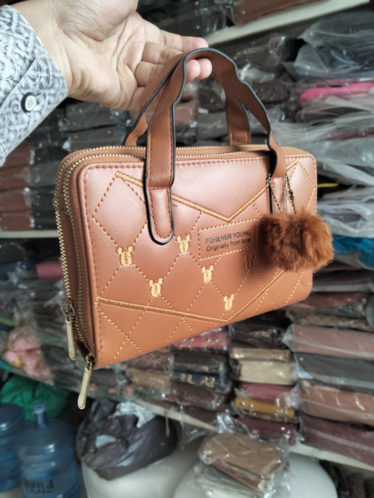 Premium Quality Stylish Handle Bag – Elegant, Functional & Durable!