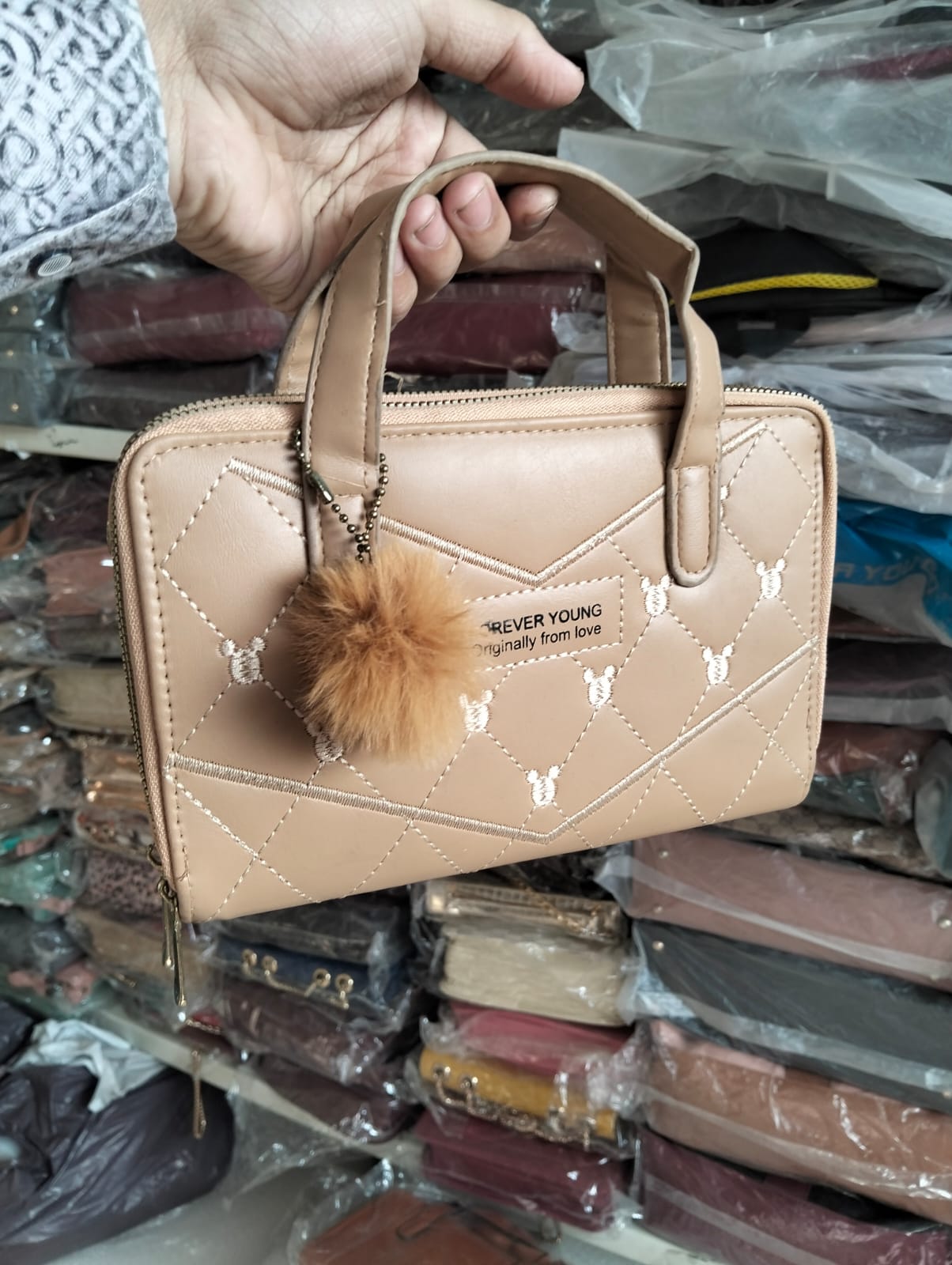 Premium Quality Stylish Handle Bag – Elegant, Functional & Durable!