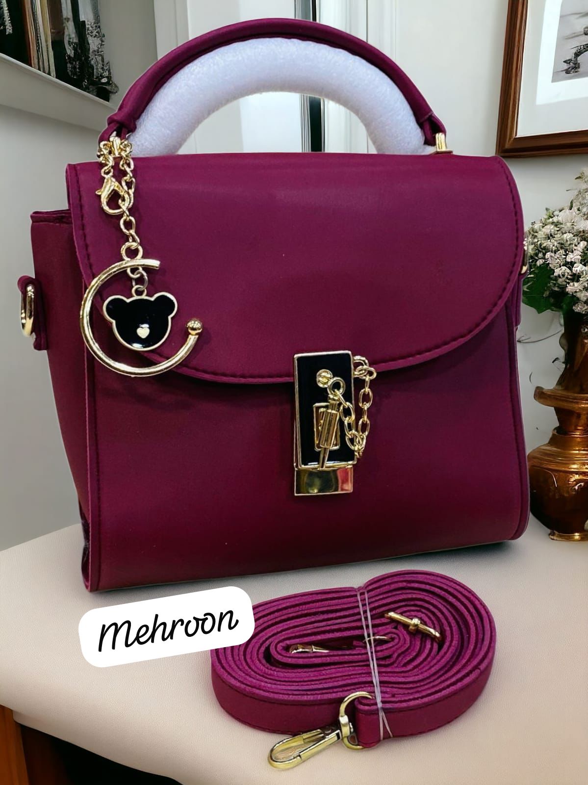 Stylish &amp; Unique Side Cross Body Bag – Effortlessly Chic &amp; Practical!