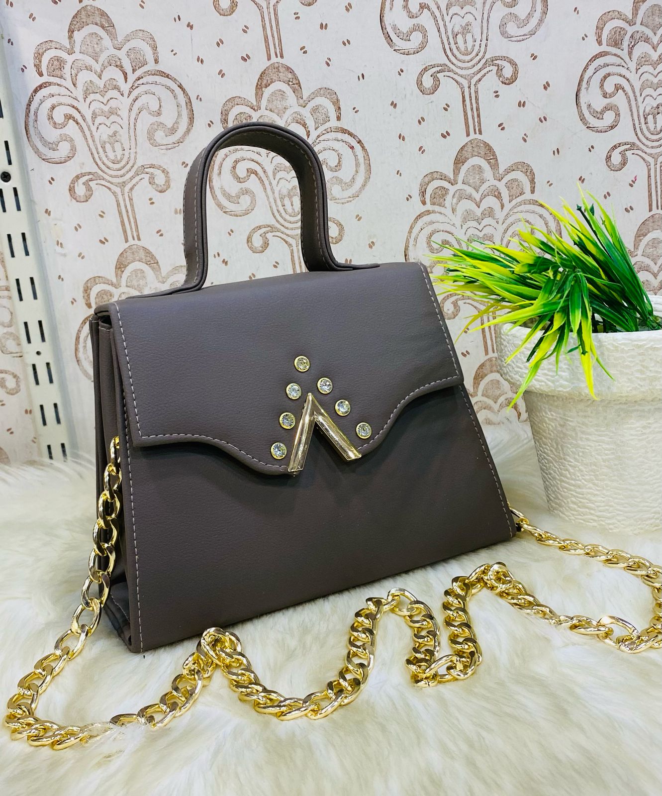 High Quality Cross Body Bag for Girls – Stylish, Compact &amp; Ready for Every Adventure!